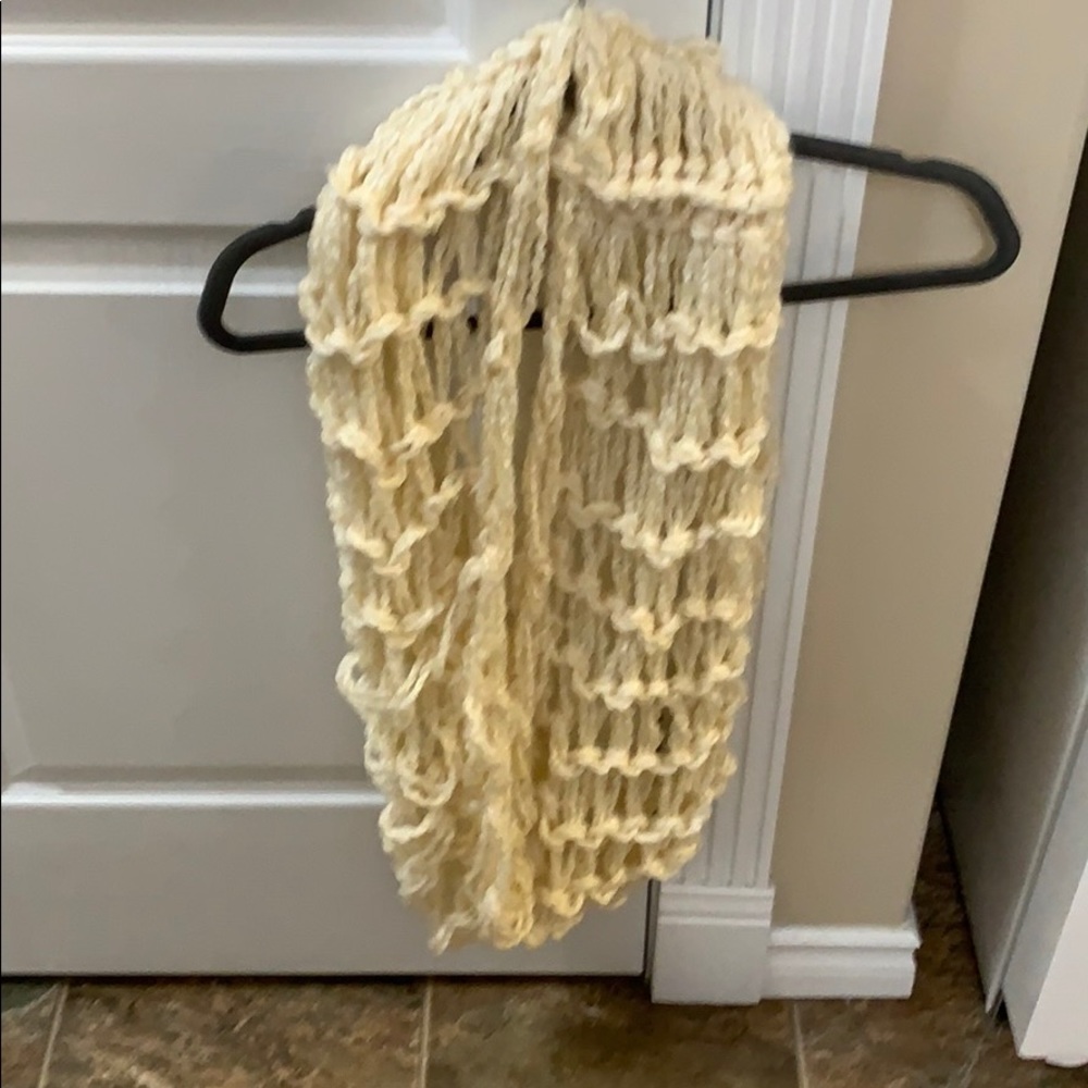 BOGO Loose knit cream scarf